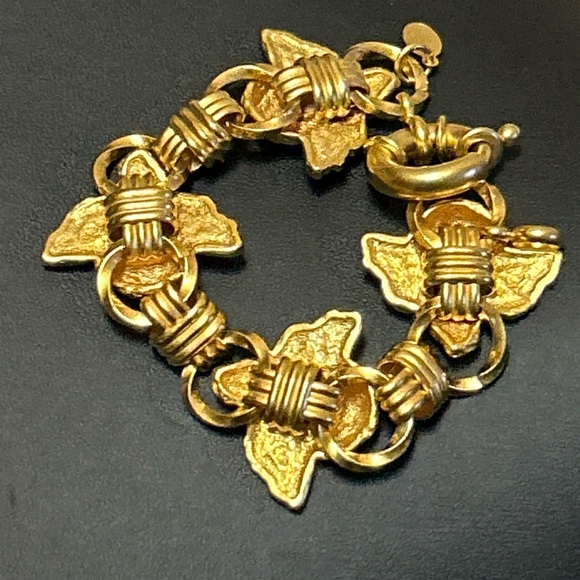 Retired one of kind Vintage Kirks Folly four 4  flying Angels Statement bracelet - Picture 10 of 12